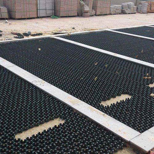 植草�?